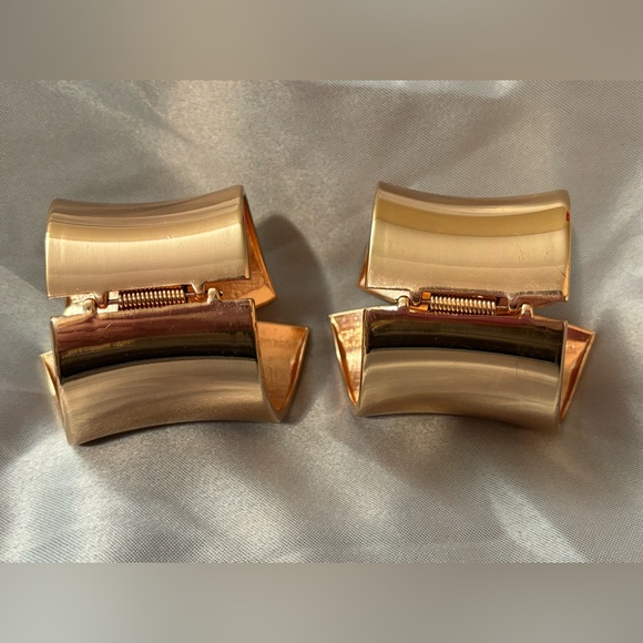 Pair cuff bracelets - Picture 3 of 3